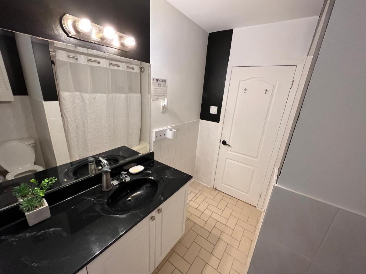 Large Private Close To Finch Privatunterkunft